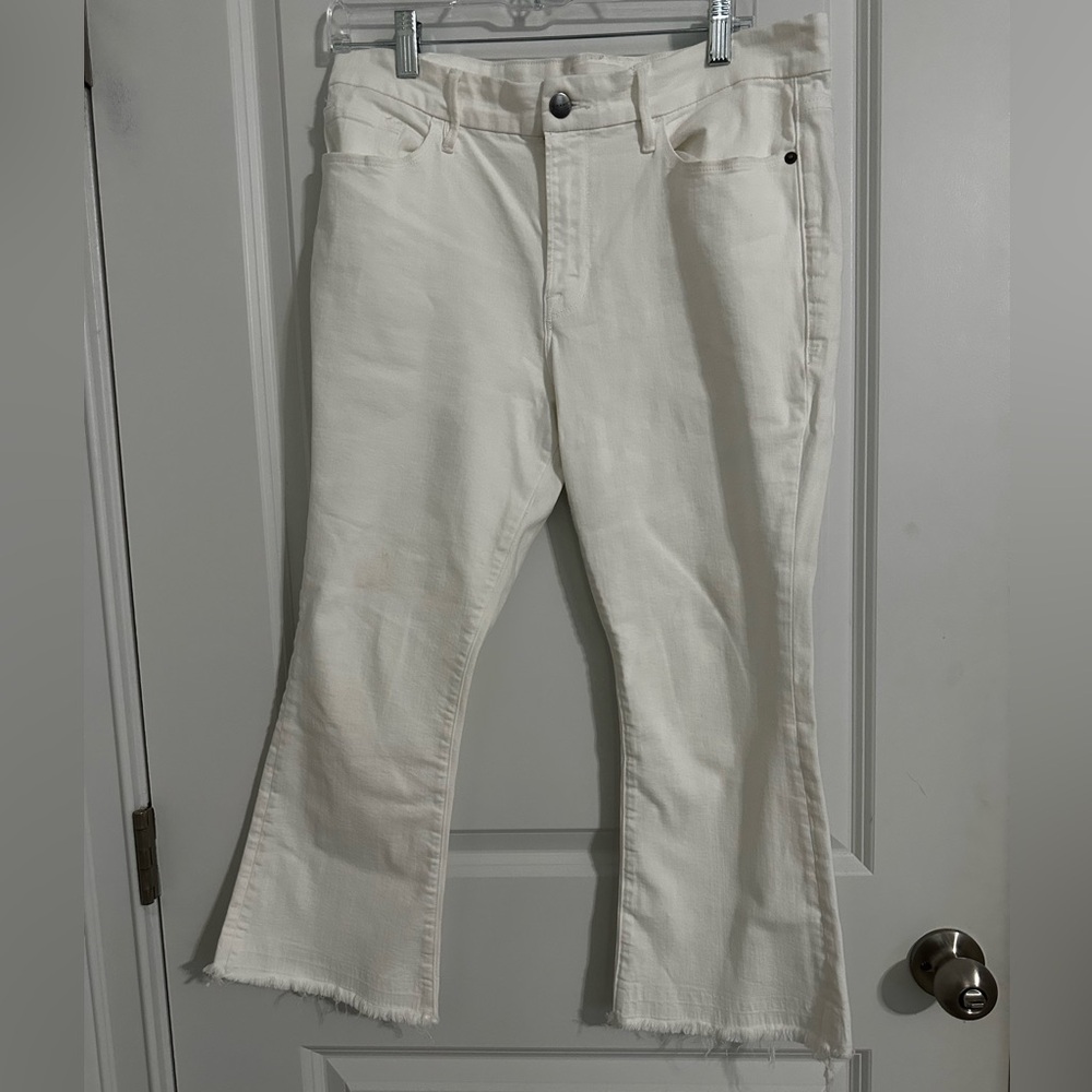 FRAME Jeans.  White.  Size 31